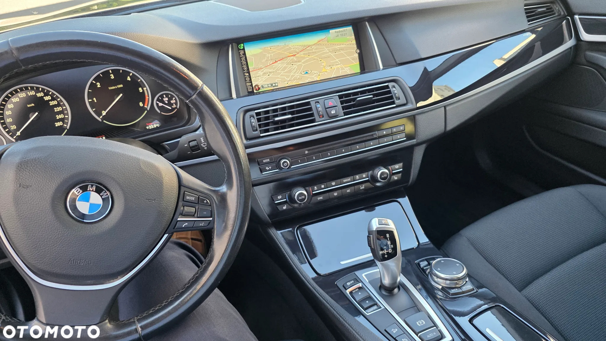 BMW Seria 5 520d xDrive - 12