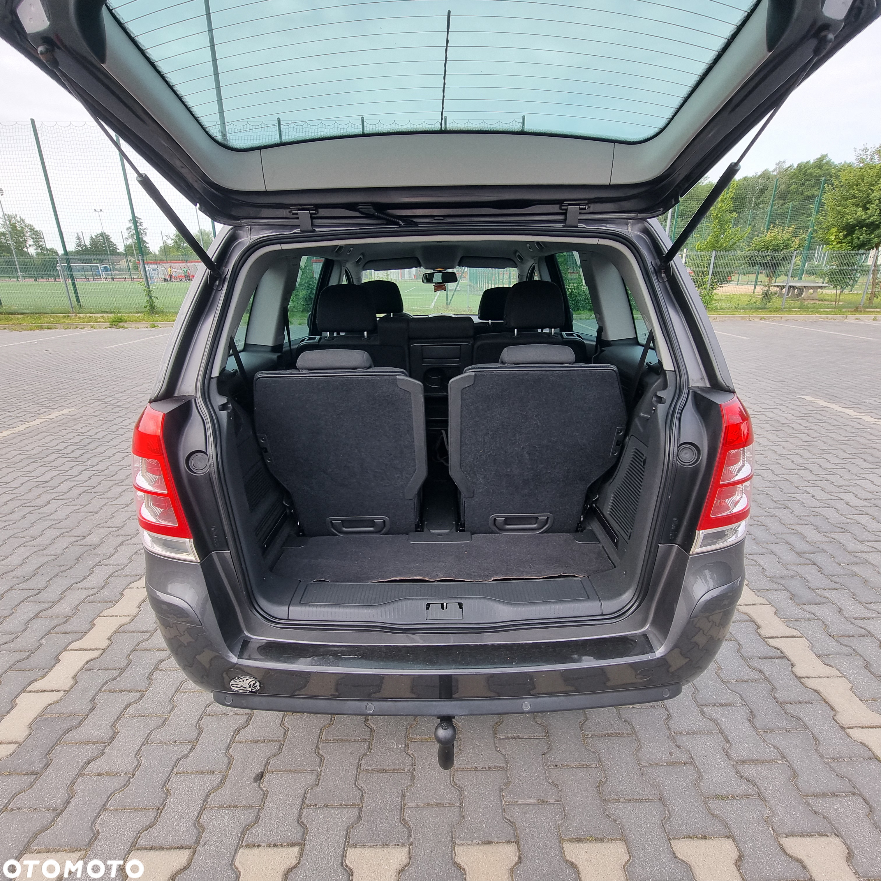 Opel Zafira 1.8 Cosmo EU5 - 11