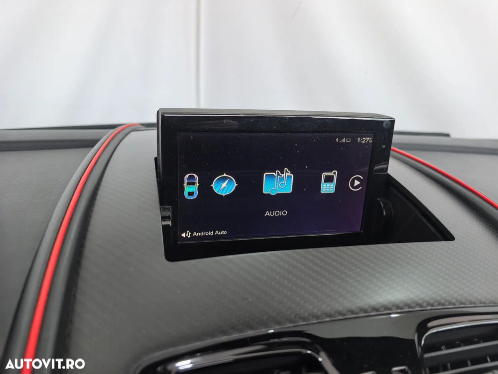 Aston Martin V8 Vantage S - 28