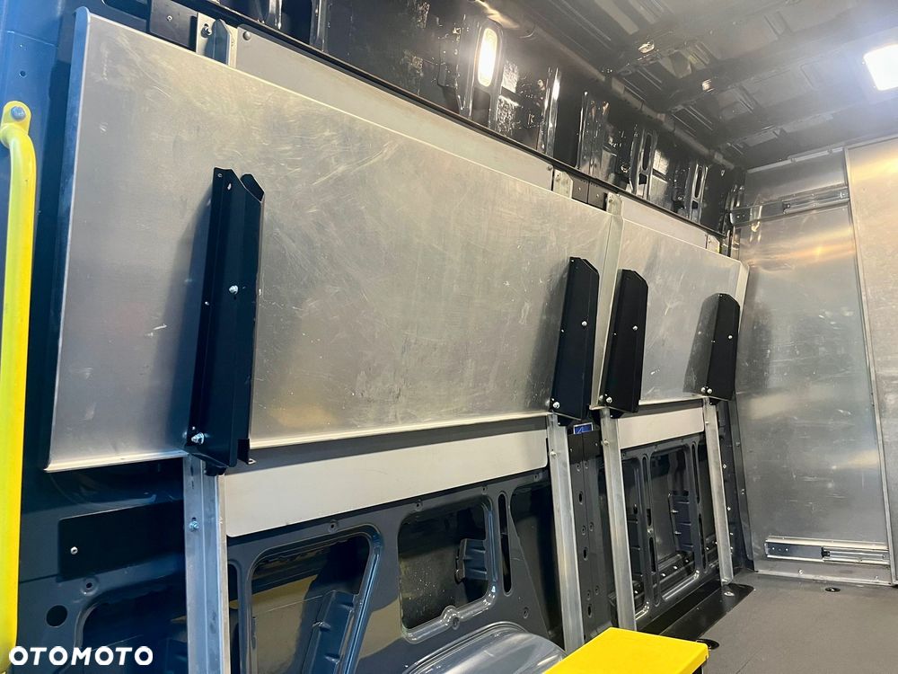 Mercedes-Benz SPRINTER - 10