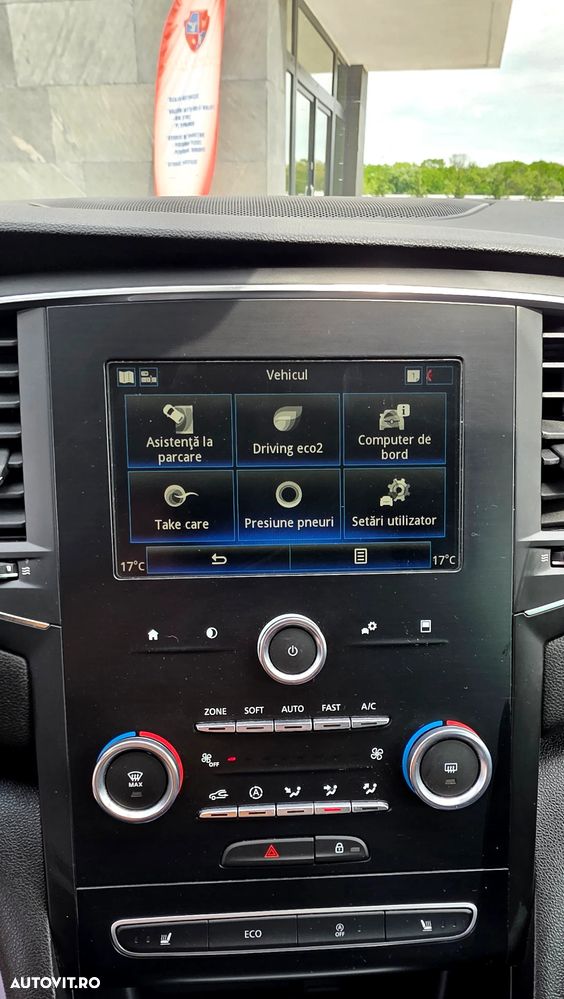 Renault Megane TCe 140 GPF LIMITED - 38