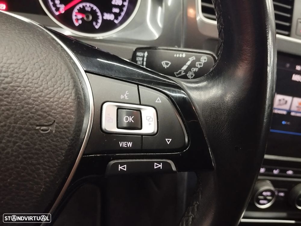 VW Golf Variant 2.0 TDi R-Line DSG - 20