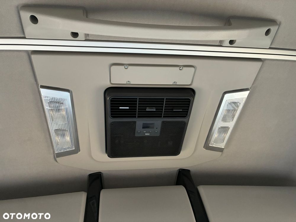 Renault T480 Sleeper Cab - 13