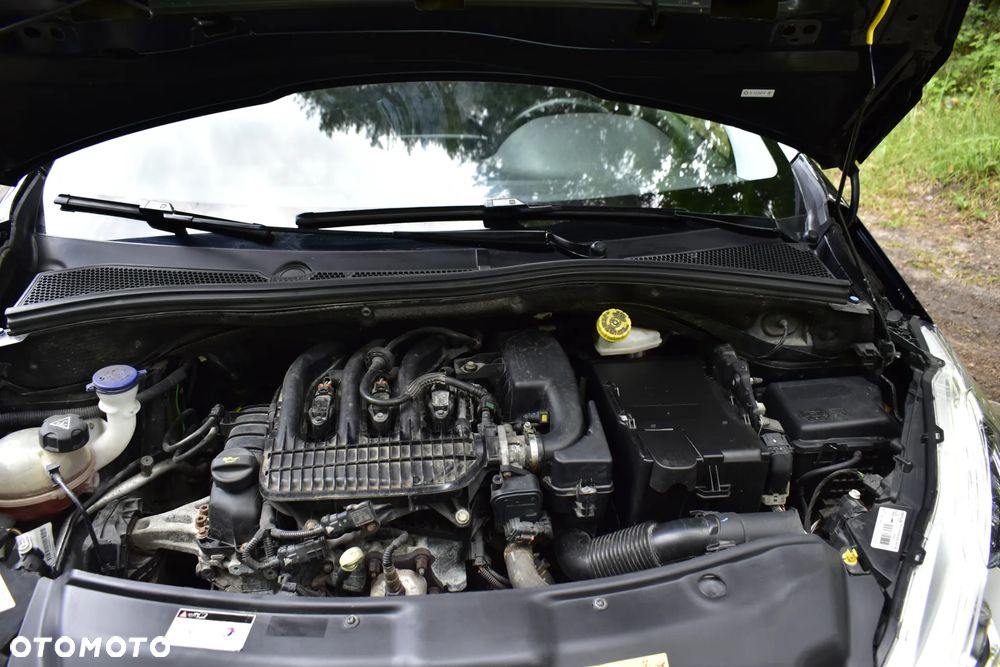 Peugeot 208 - 23