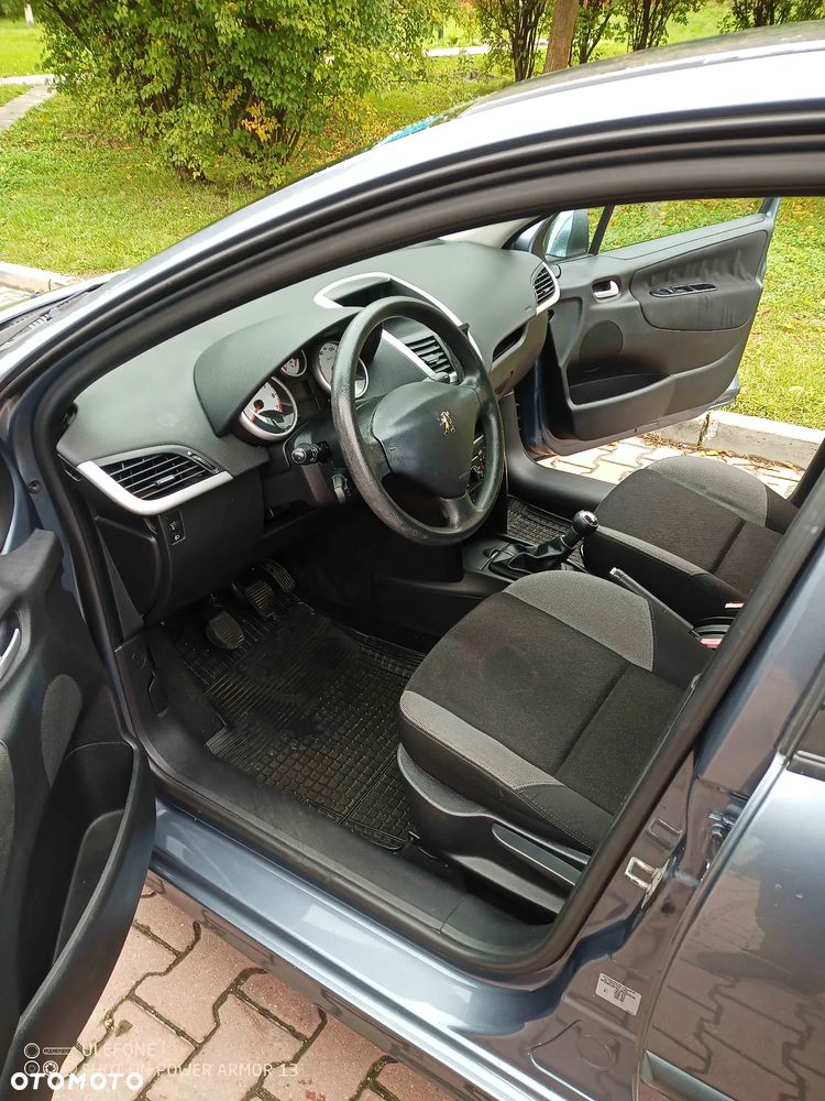 Peugeot 207 - 6