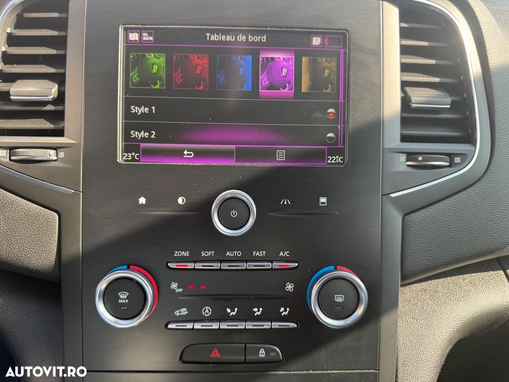 Renault Megane TCE GPF Life - 30