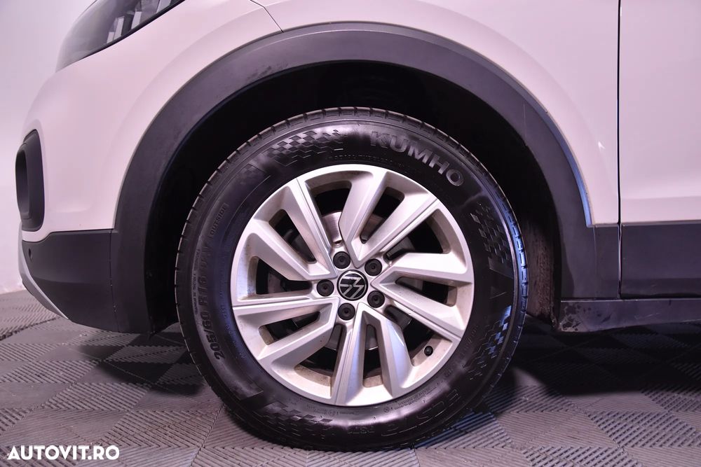Volkswagen T-Cross - 13