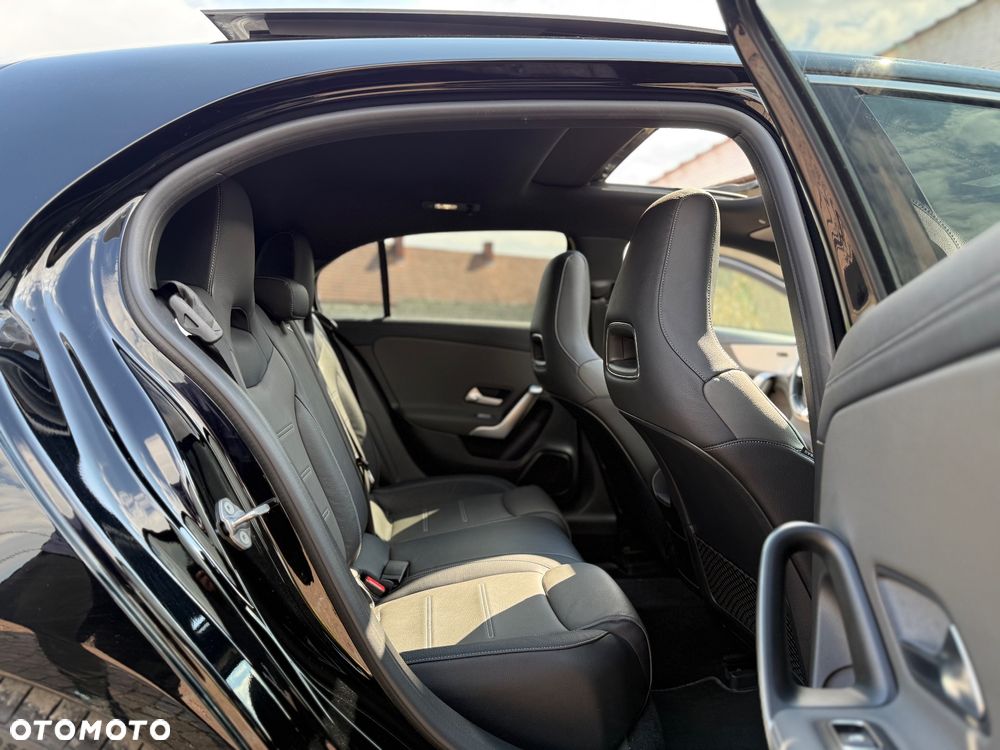 Mercedes-Benz Klasa A 35 AMG 4-Matic 7G-DCT - 28