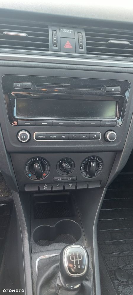 Skoda RAPID 1.2 Ambition - 10