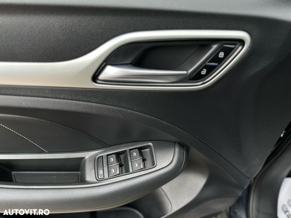 MG ZS EV Luxury - 15