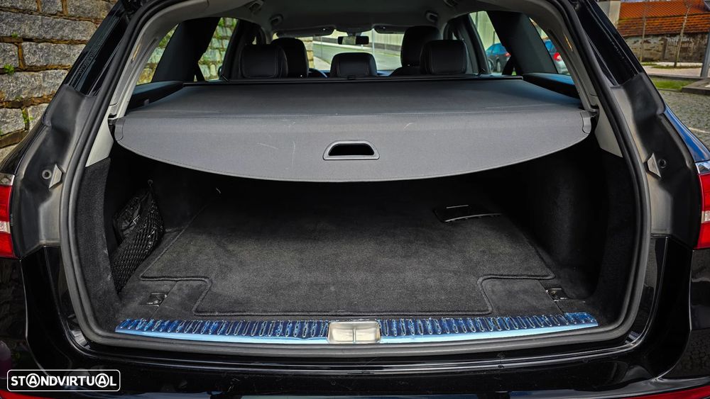 Mercedes-Benz E 200 d Avantgarde - 24