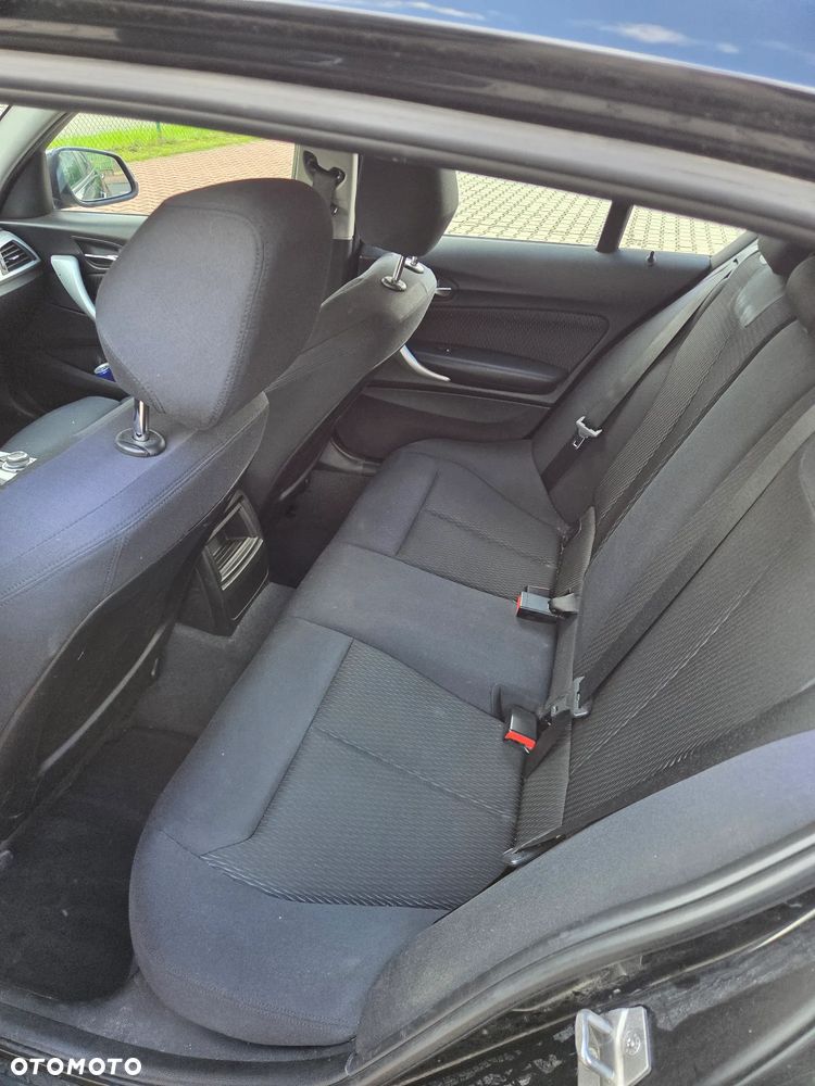 BMW Seria 1 116d - 19