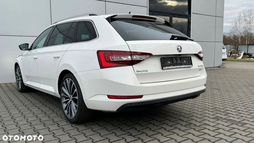 Skoda Superb 2.0 TDI 4x4 L&K DSG - 26