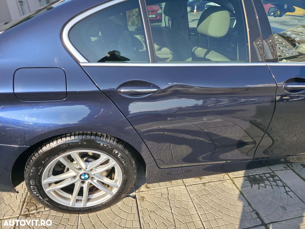 BMW Seria 5 530d xDrive Aut. Modern Line - 21