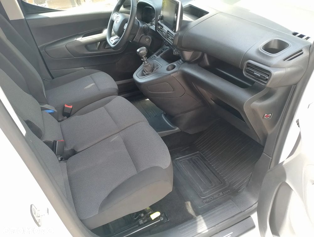 Toyota Proace city - 36