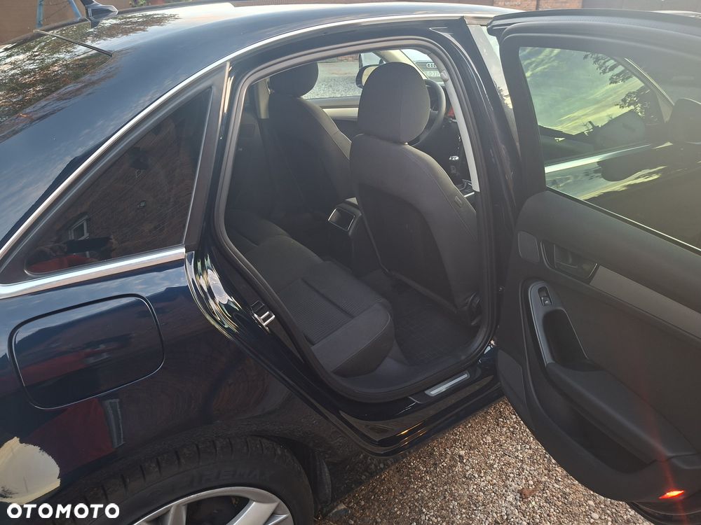Audi A4 Limousine - 10