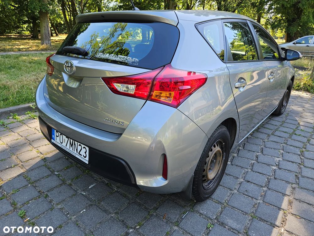 Toyota Auris - 11