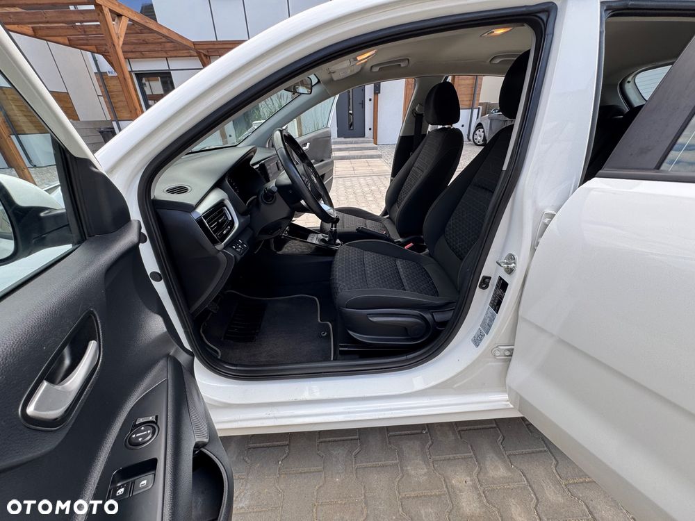 Kia Rio - 16