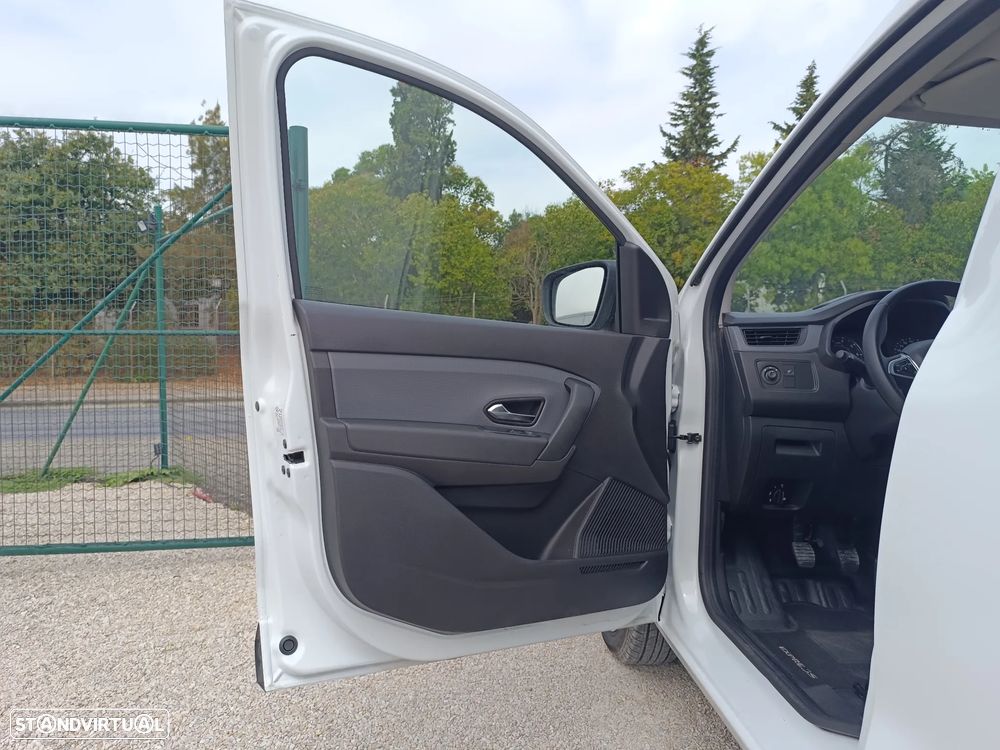 Renault EXPRESS - 13