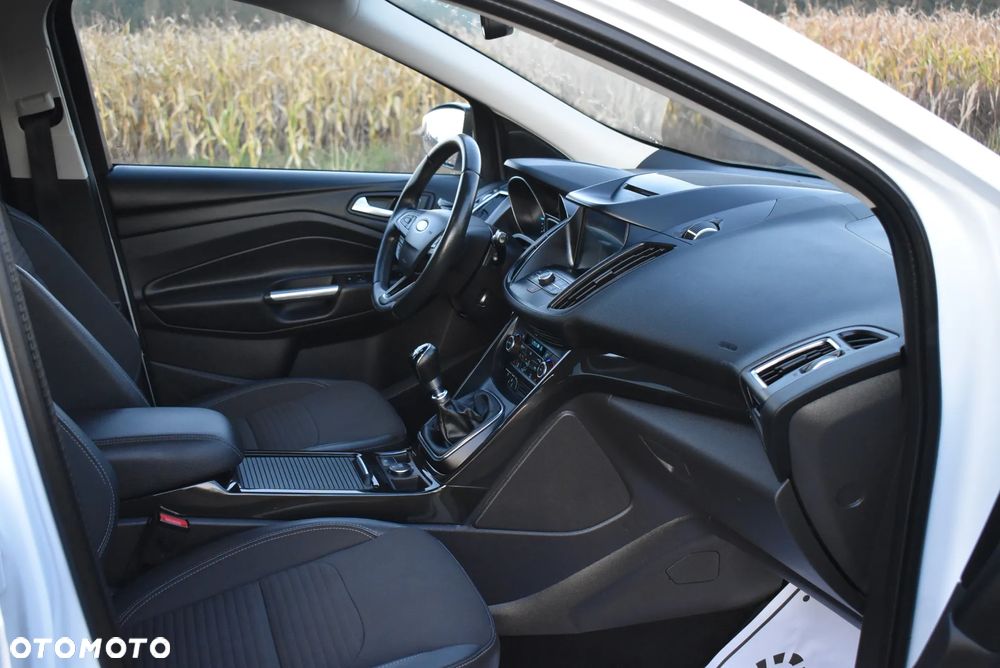 Ford Kuga 2.0 TDCi AWD Titanium - 32