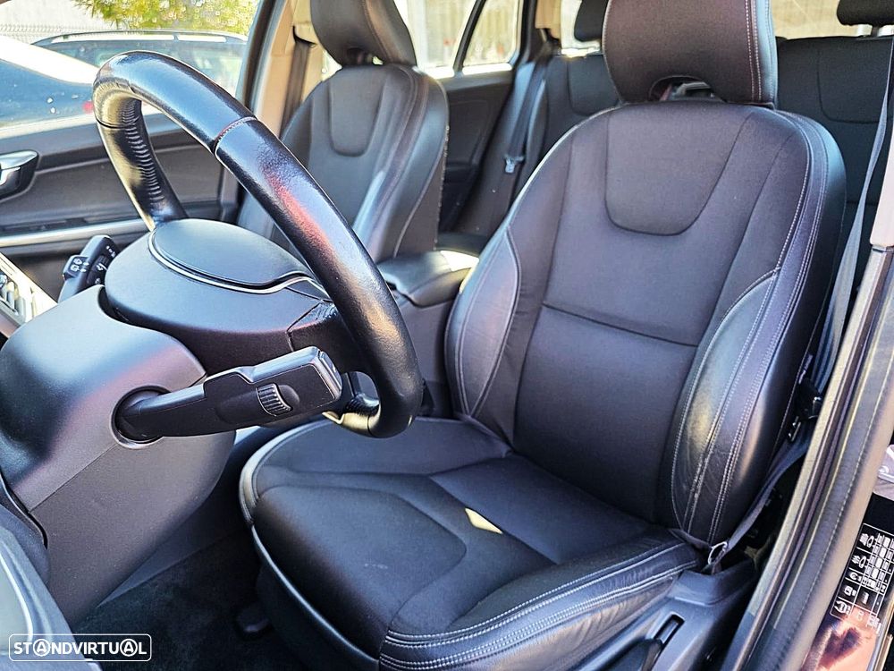 Volvo V60 2.0 D2 Momentum - 9