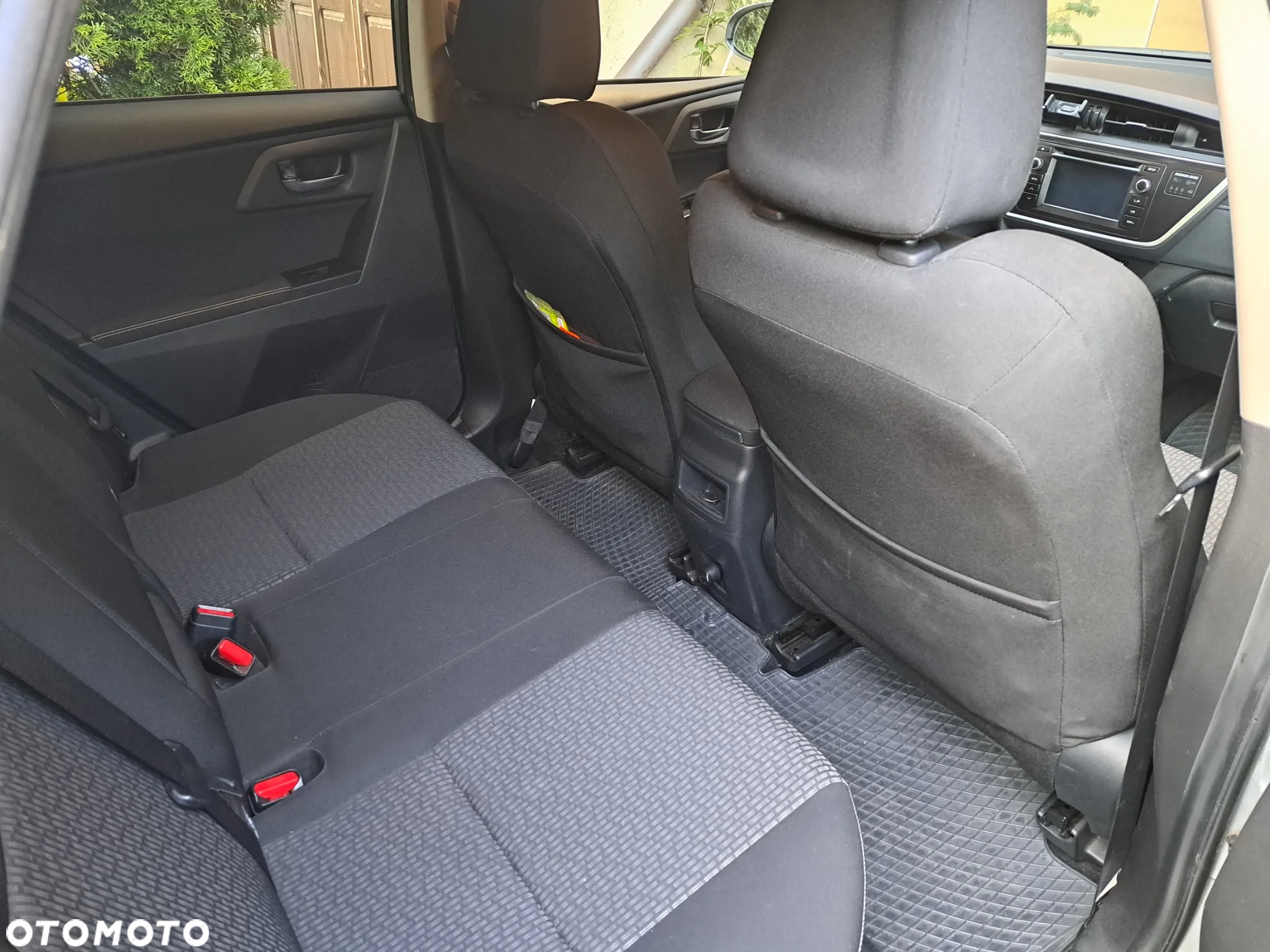 Toyota Auris 1.6 Premium + - 13