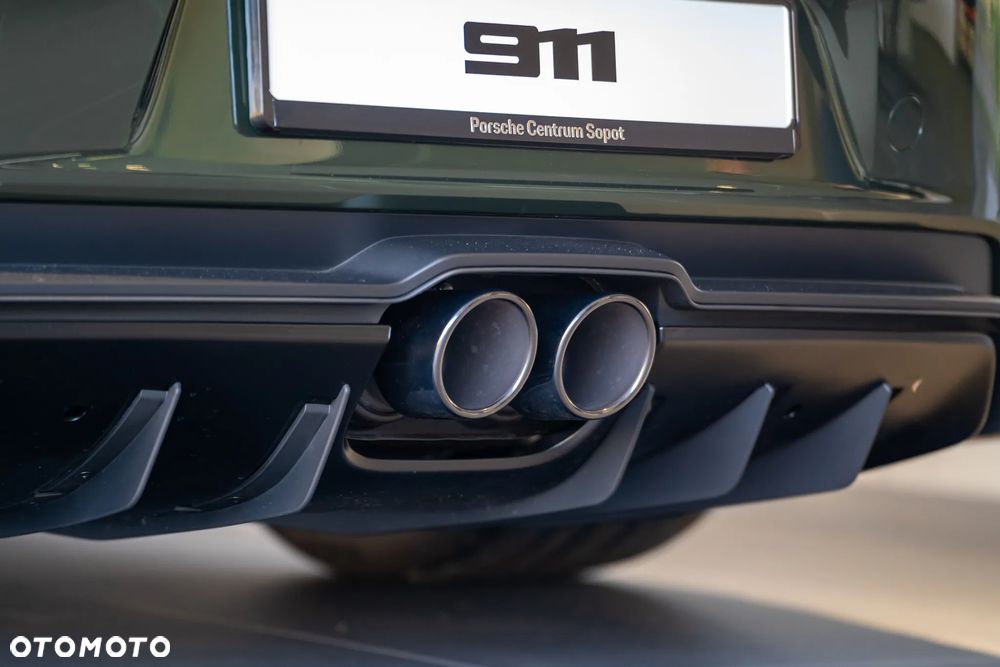 Porsche 911 GT3 Touring PDK - 32