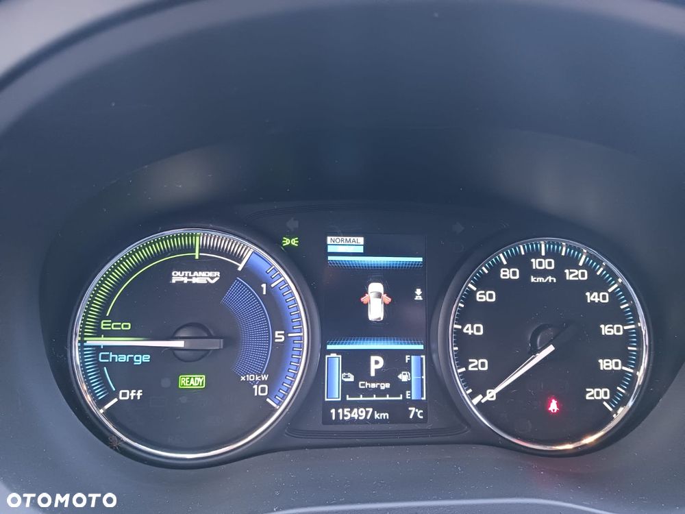 Mitsubishi Outlander 2.4 4WD Diamant+ - 13