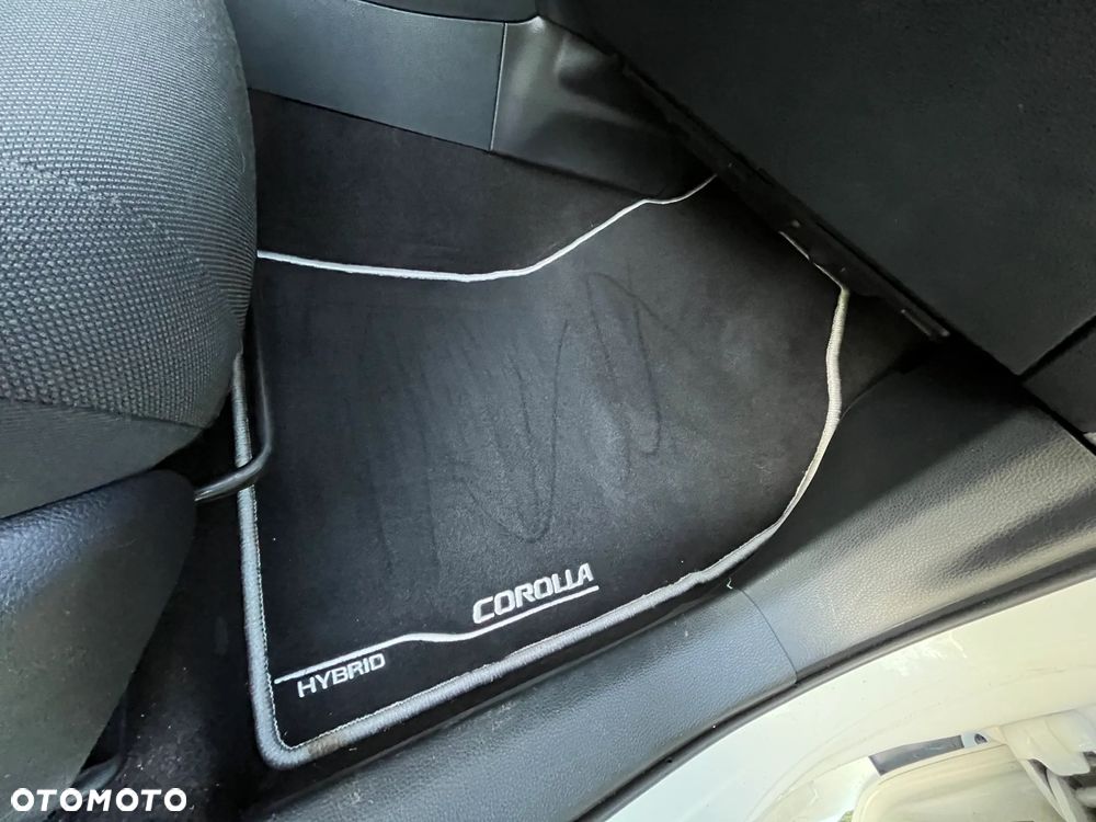 Toyota Corolla 1.8 Hybrid Comfort - 24