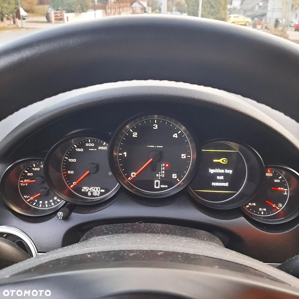 Porsche Cayenne - 14
