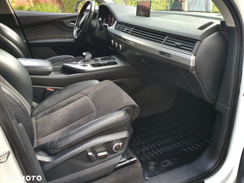 Audi Q7 3.0 TDI ultra Quattro Tiptronic - 24