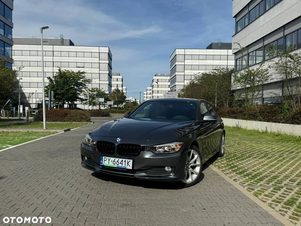 BMW Seria 3 320i Sport Line - 2
