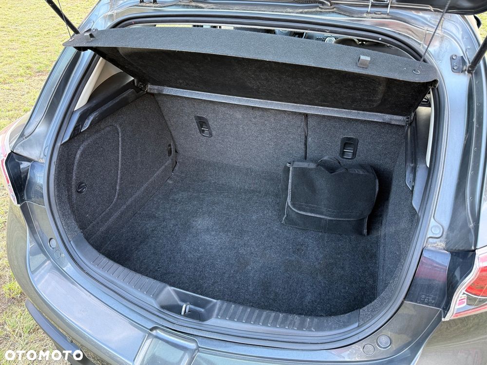Mazda 3 2.0 Exclusive + - 14