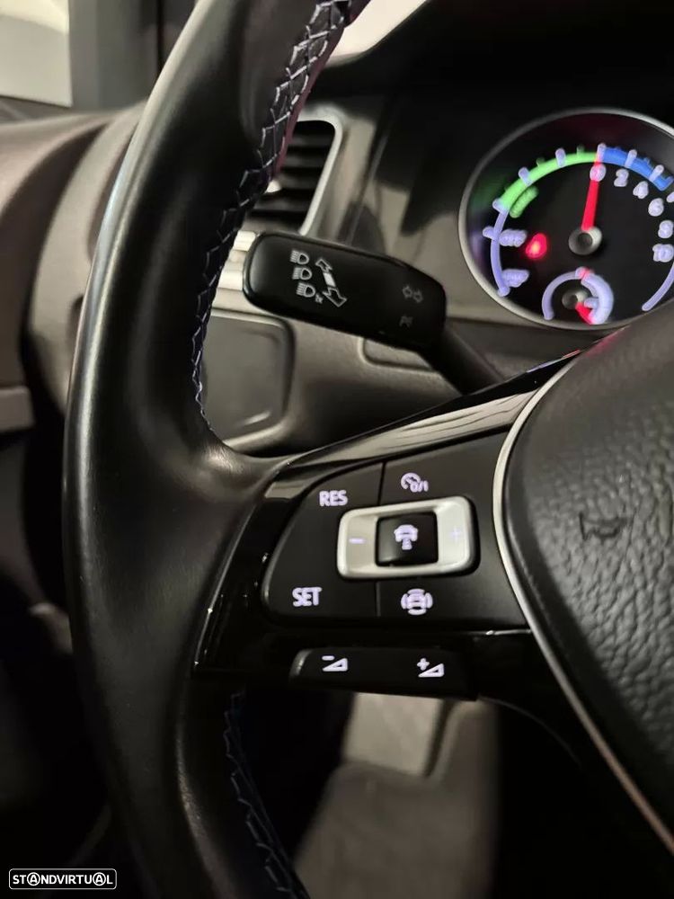 VW e-Golf AC/DC - 27