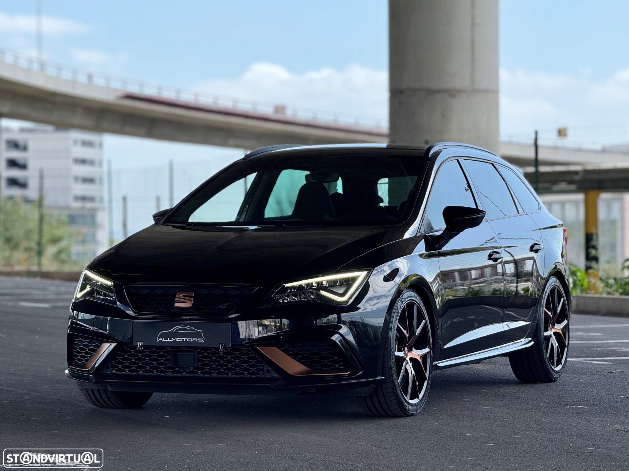 SEAT Leon ST 2.0 TSI 4Drive OPF DSG Cupra R - 1