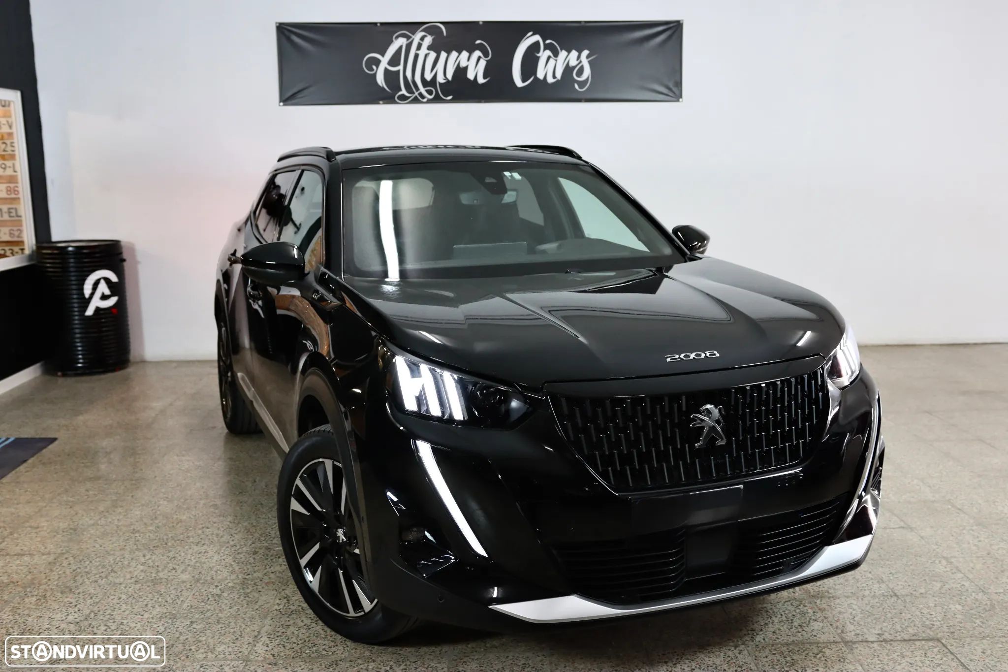 Peugeot 2008 PureTech 130 EAT8 GT - 1