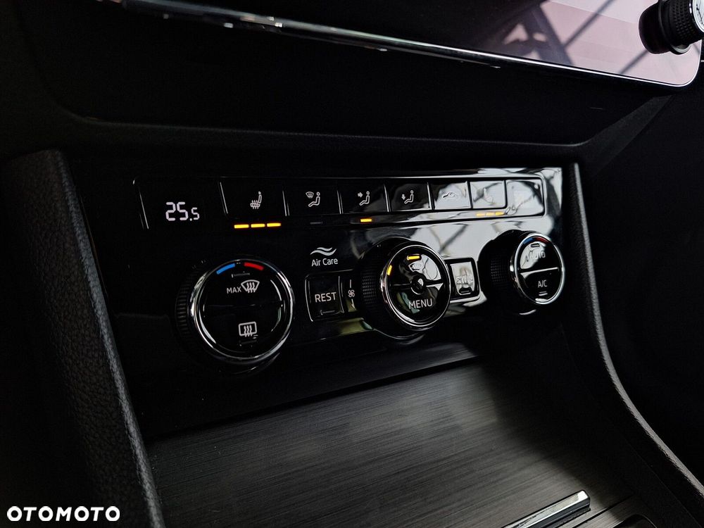 Skoda Superb 2.0 TDI SCR Style DSG - 27