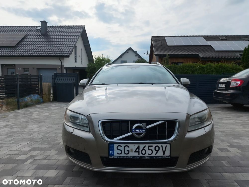 Volvo V70 D5 Summum - 1