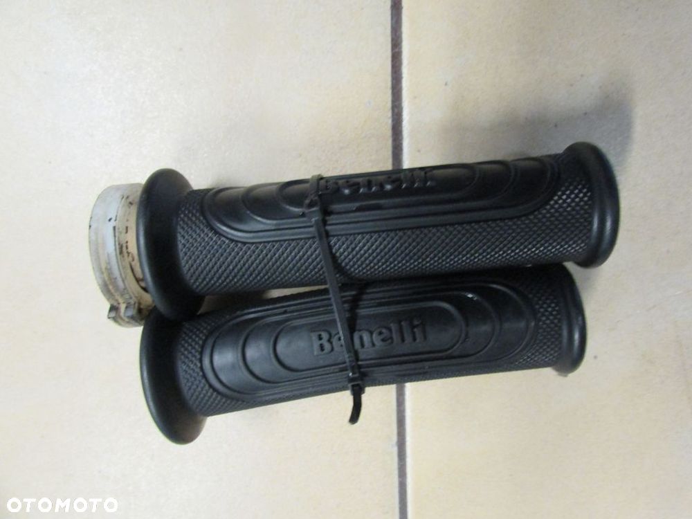 Benelli Leoncino 250 manetki rollgaz - 1