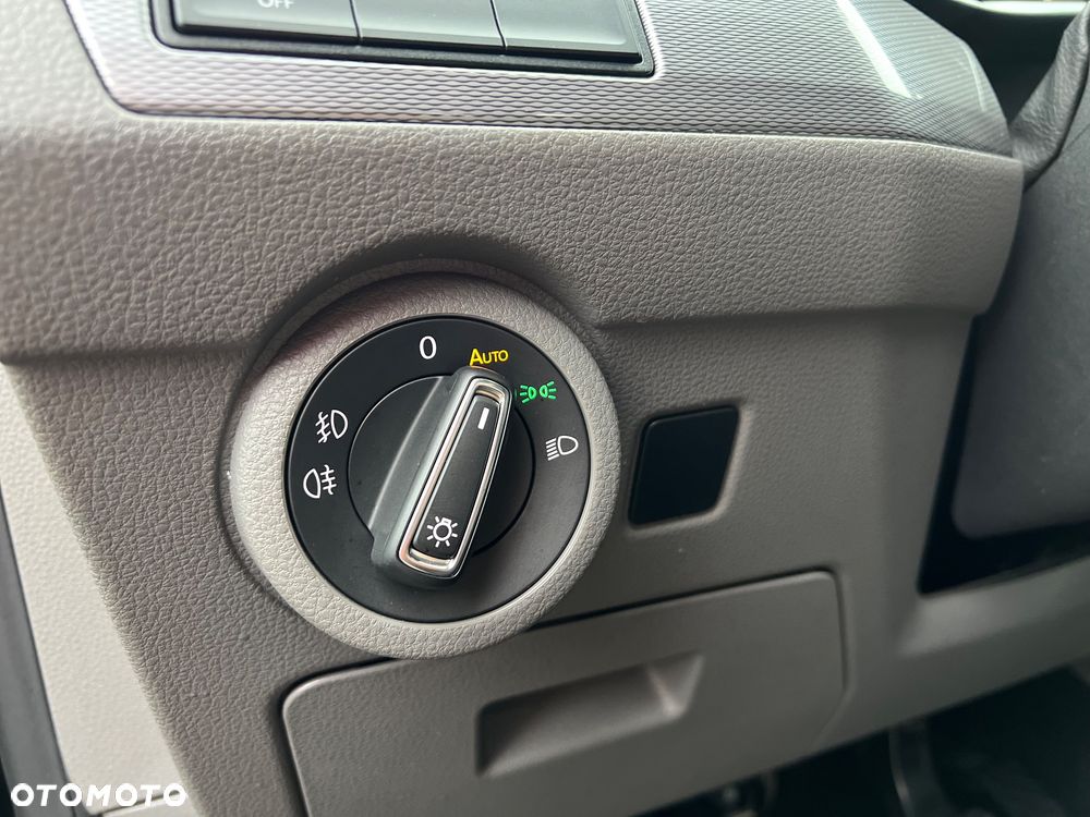 Volkswagen Caravelle - 15