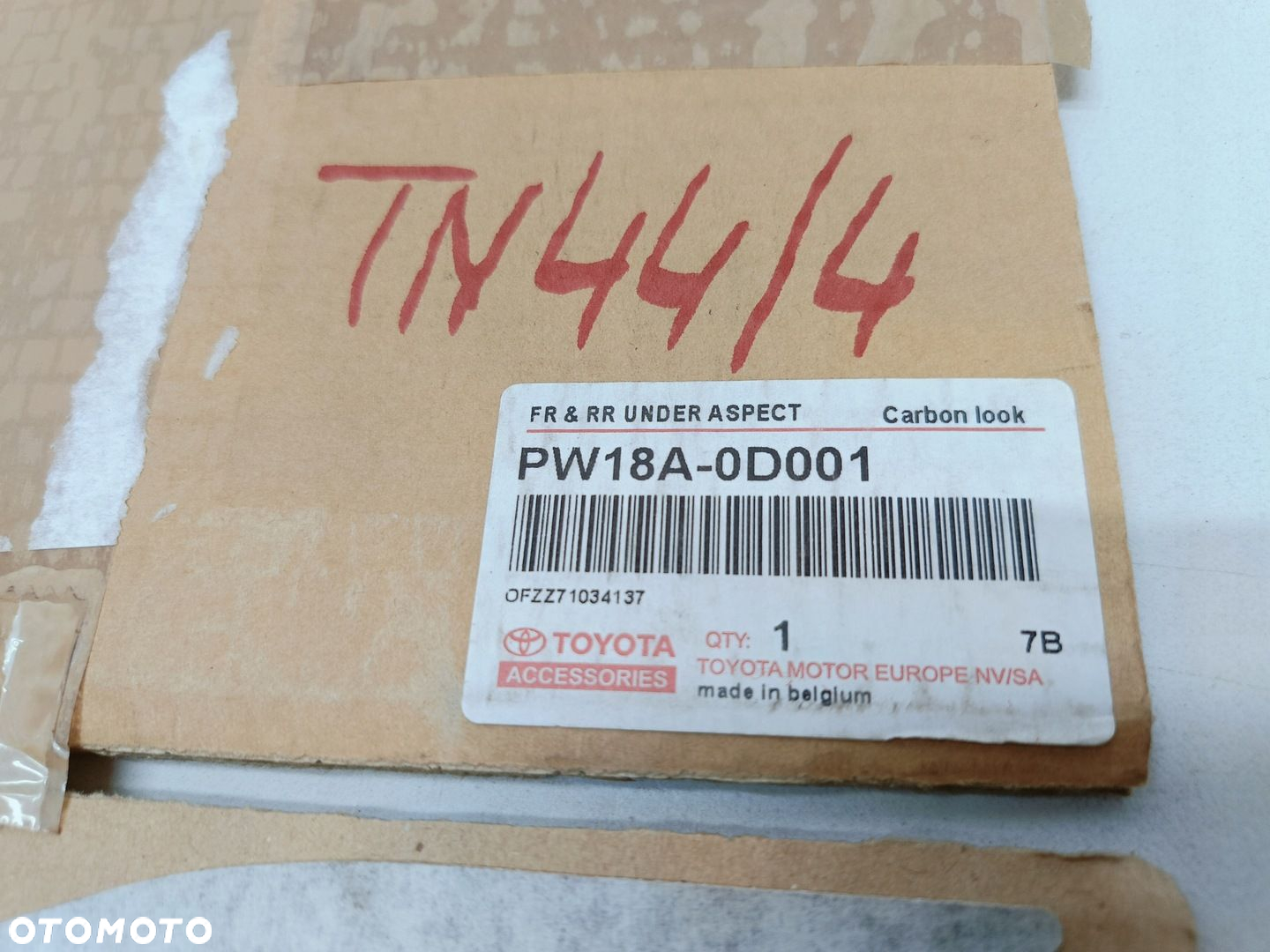 TOYOTA YARIS 3 LIFT 17- NAKLEJKI ZDERZAKA PRZÓD TYŁ CARBON NOWE PW18A-0D001 - 2