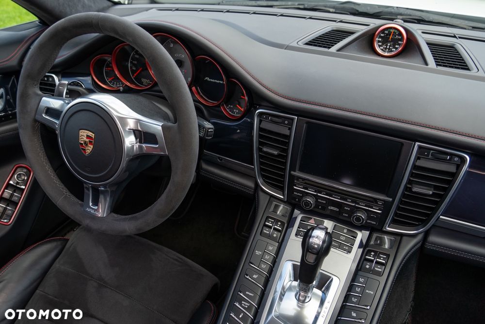 Porsche Panamera GTS - 11