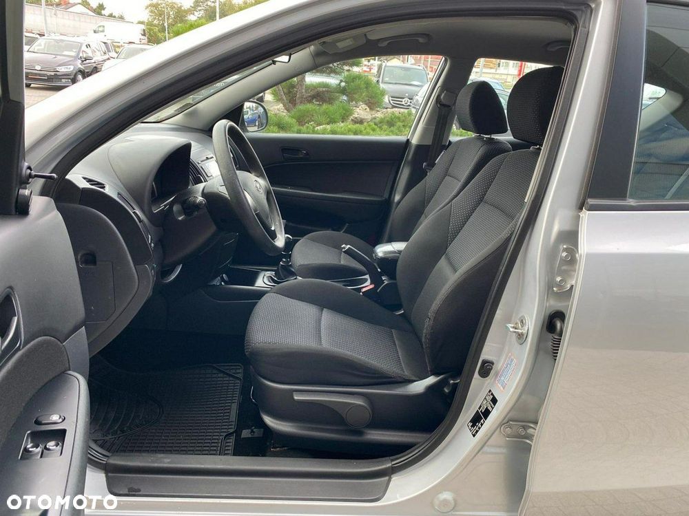 Hyundai i30 1.4 Classic + - 9