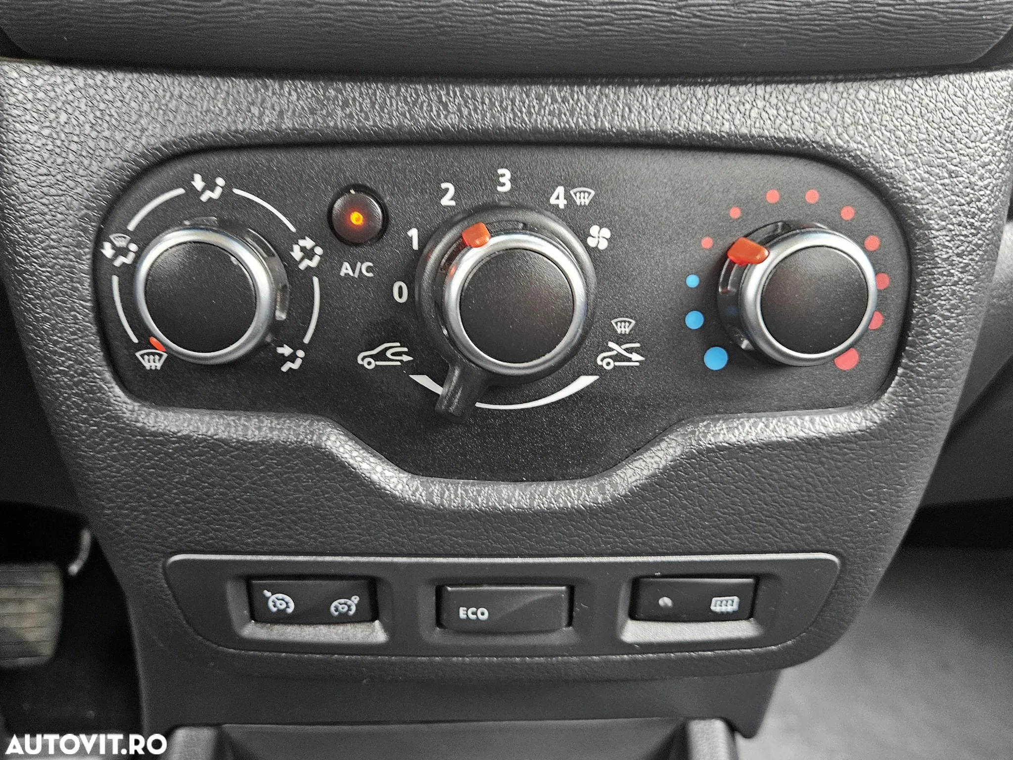 Dacia Lodgy 1.6 SCe Laureate - 24