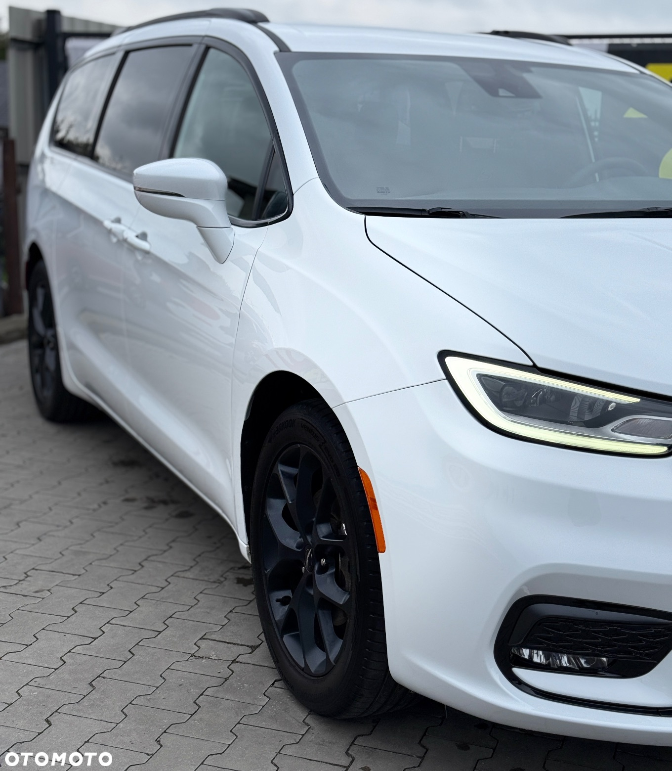 Chrysler Pacifica - 5