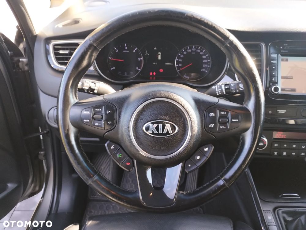 Kia Carens 1.7 CRDi XL 7os - 20