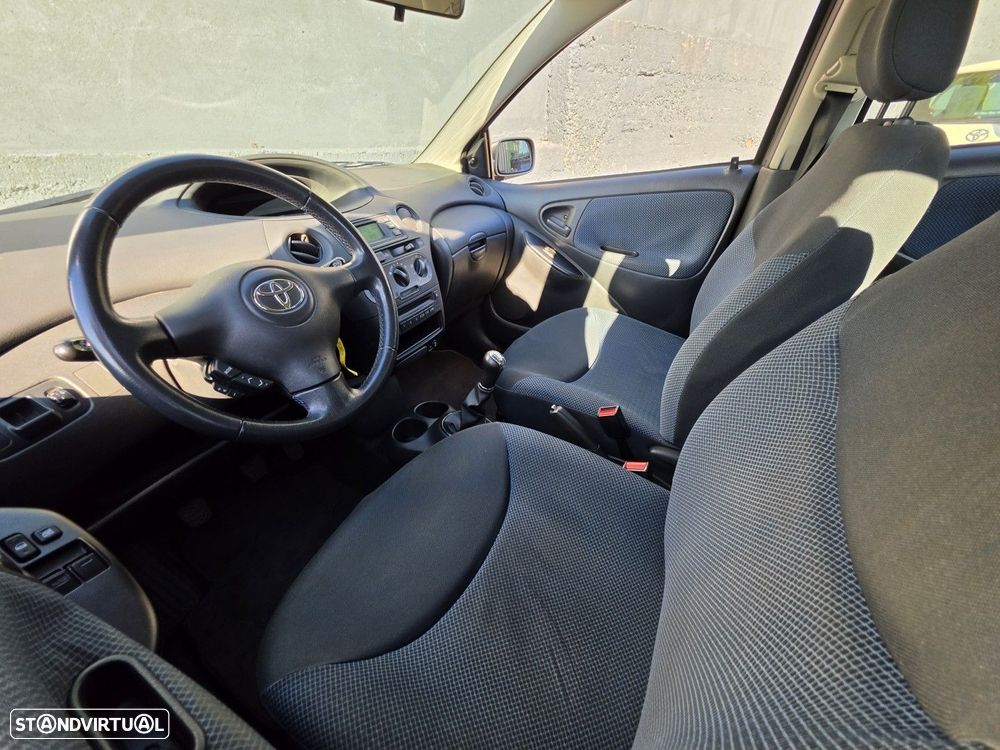 Toyota Yaris 1.0 Terra AC - 18