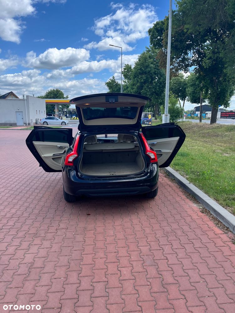 Volvo V60 D3 Geartronic Momentum - 11
