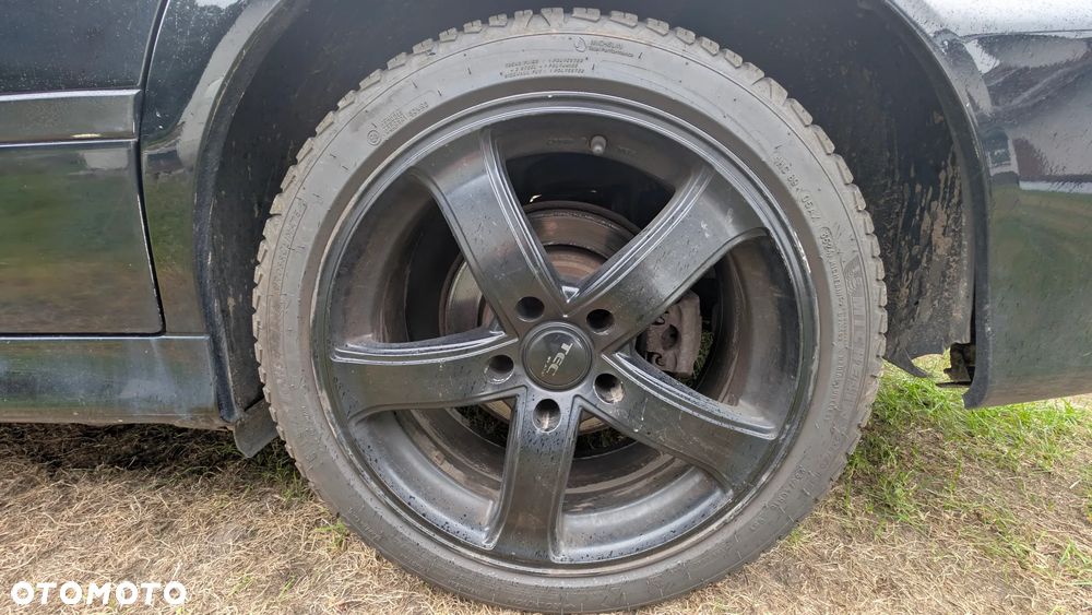 BMW Seria 5 523i - 28