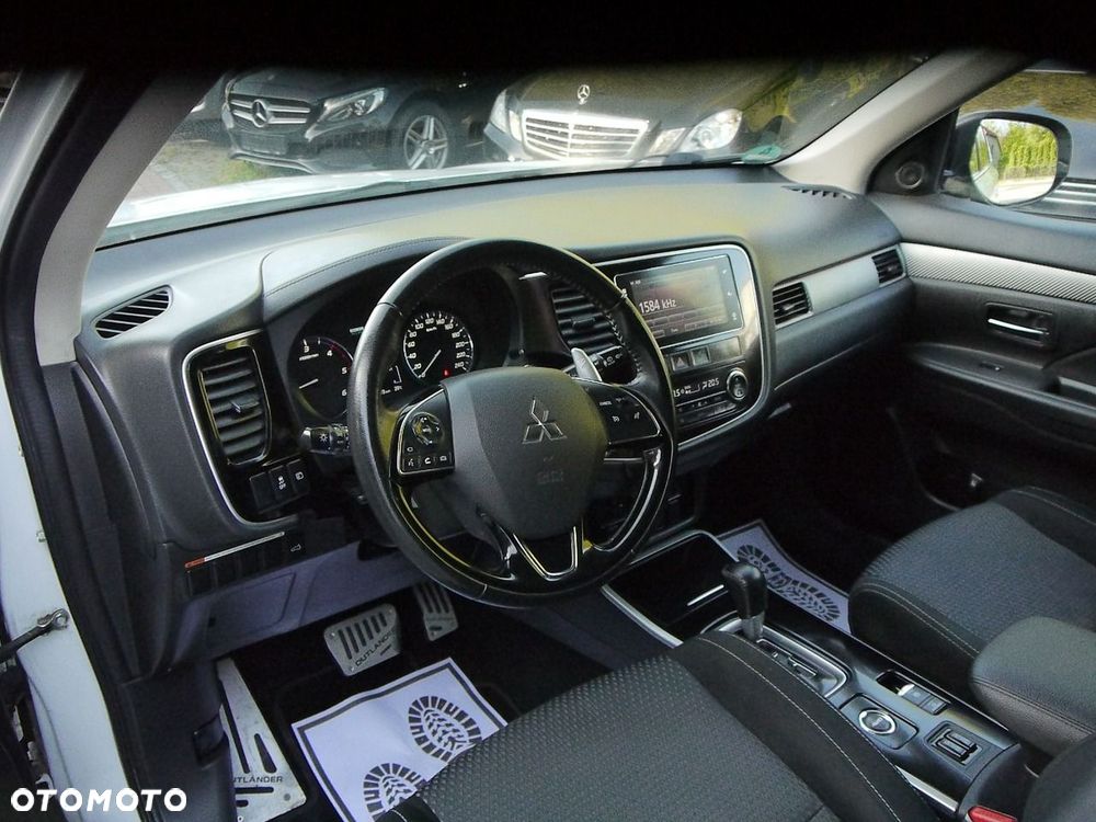 Mitsubishi Outlander 2.2 DI-D 4WD Automatik Diamant Edition+ - 30
